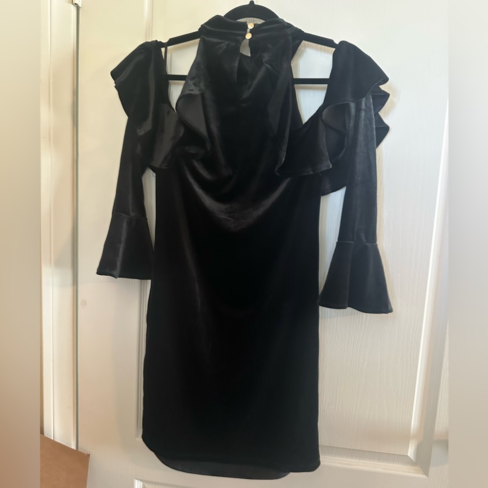 Romeo & Juliet Couture Velvet Long Bell Sleeve Party New Years Eve prom Dress - Picture 2 of 4